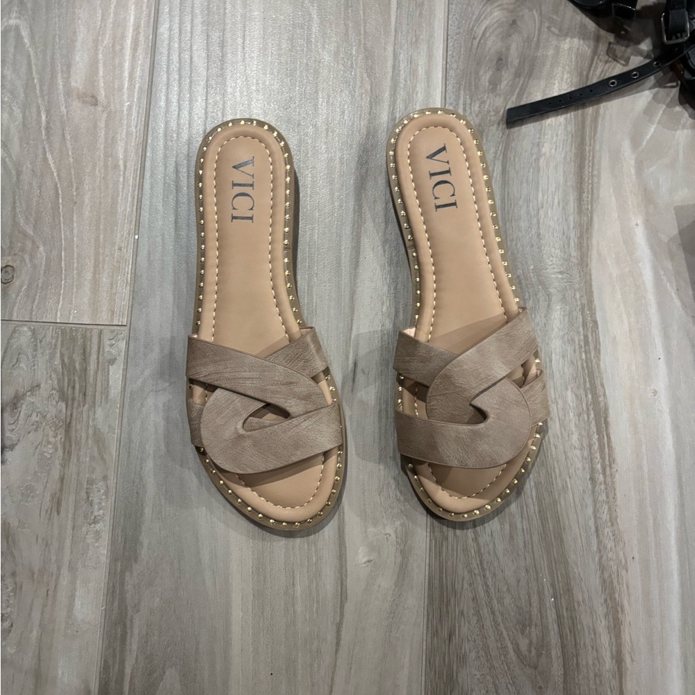 Vici Women's Beige Slide Sandals